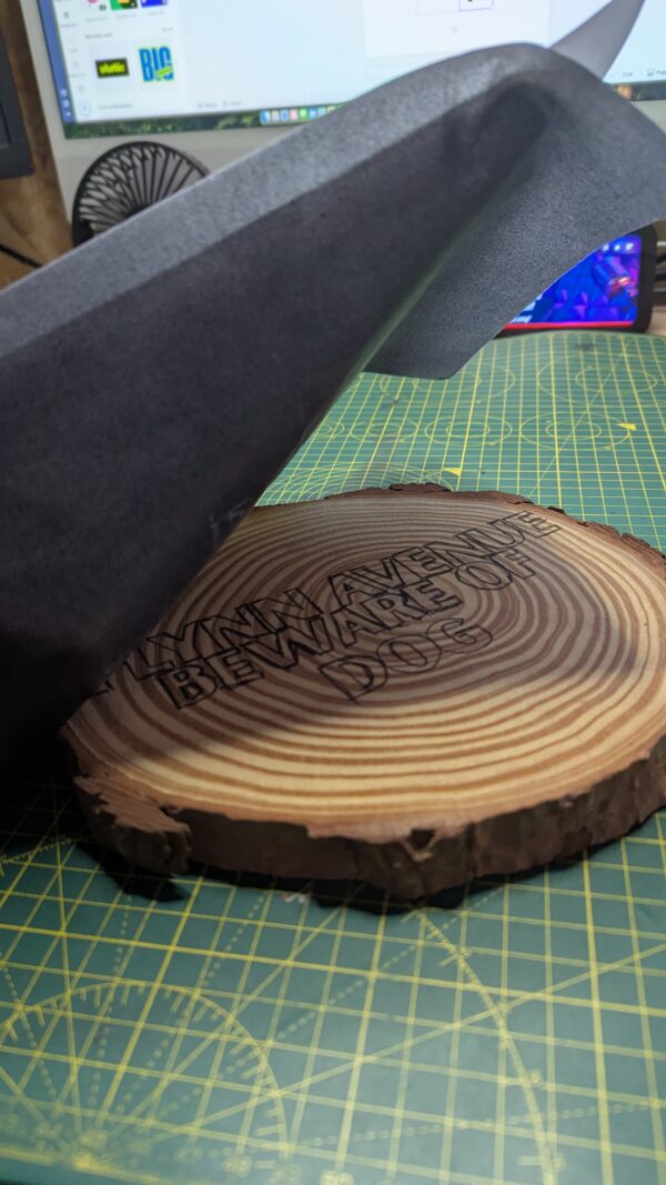 Hand-engraving with color and varnish- Natural Circles Pieces Log Wood Slices (CUSTOMISE)