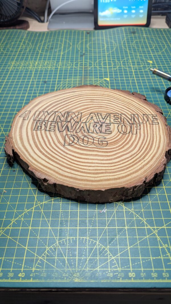 Hand-engraving with color and varnish- Natural Circles Pieces Log Wood Slices (CUSTOMISE)